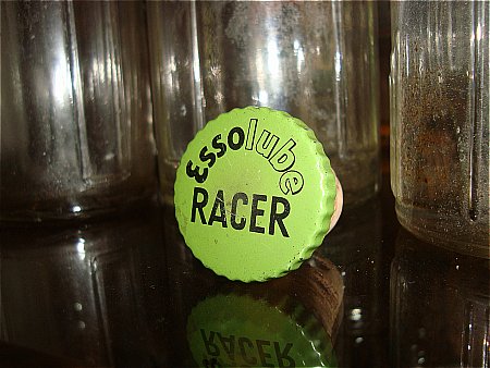 essolube racer motor oil bottle cap, very rare  - click to enlarge