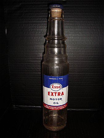 esso extra, larger wrighting on the back! anyone got the quart - click to enlarge